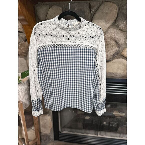 Listicle Navy Top - Picture 4 of 4